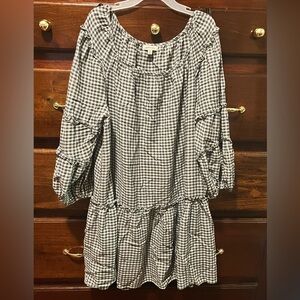 Max Studio Black and White dress